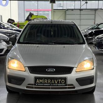 Ford Focus 1.4 MT