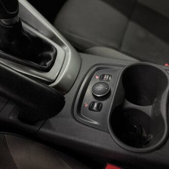 Ford Focus 1.6 MT