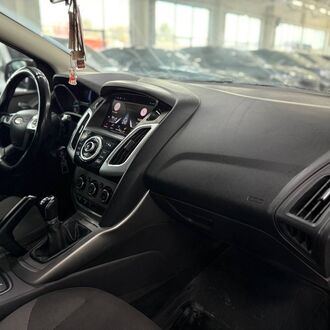 Ford Focus 1.6 MT