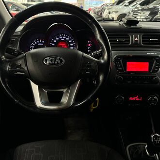 Kia Rio 1.6 MT