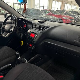 Kia Rio 1.6 MT
