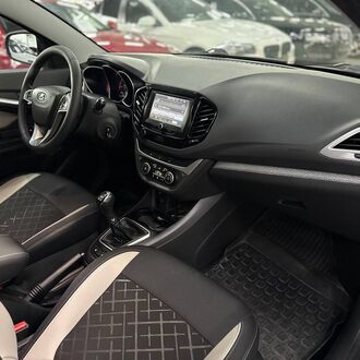 Lada Vesta 1.6 MT (106л.с.) Lada Vesta 1.6 MT (106л.с.)