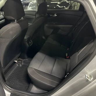 Kia Cerato 1.6 AT (127 л.с) Kia Cerato 1.6 AT (127 л.с)
