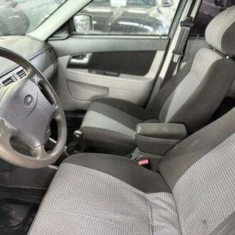 LADA PRIORA 1.6 МТ (98 л.с) LADA PRIORA 1.6 МТ (98 л.с)