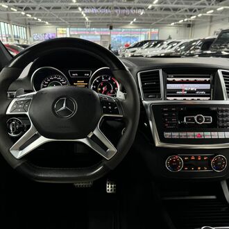 Mercedes Benz ML 63 AMG 6.3 V8 Biturbo AT (525 л.с) Mercedes Benz ML 63 AMG 6.3 V8 Biturbo AT (525 л.с)