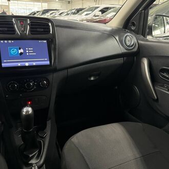 Renault Logan 1.6 МT (82 л.с) Renault Logan 1.6 МT (82 л.с)