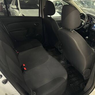 Renault Logan 1.6 МT (82 л.с) Renault Logan 1.6 МT (82 л.с)