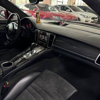 PORSCHE PANAMERA GTS