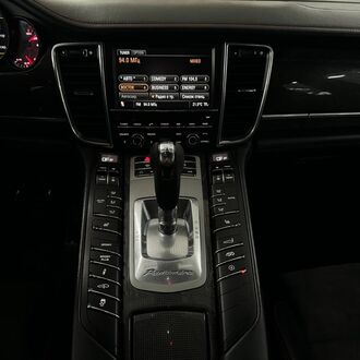 PORSCHE PANAMERA GTS