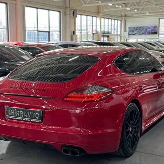 PORSCHE PANAMERA GTS