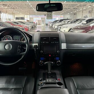Volkswagen Touareg 2.5 АТ. Дизель. Полный привод