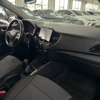 Hyundai Solaris 1.6 MT (123 л.с) Hyundai Solaris 1.6 MT (123 л.с)