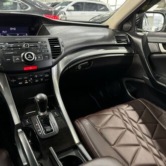 Honda Accord 2.4 AT (200л.с)