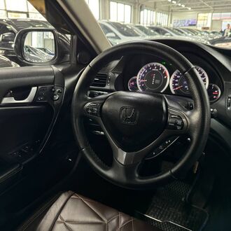 Honda Accord 2.4 AT (200л.с)
