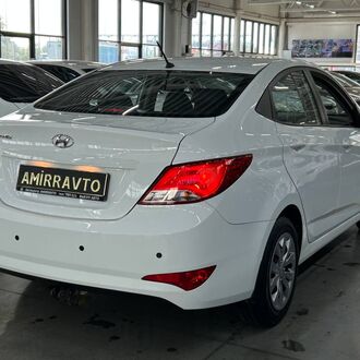 Hyundai Solaris 1.4 AT (107л.с) Hyundai Solaris 1.4 AT (107л.с)