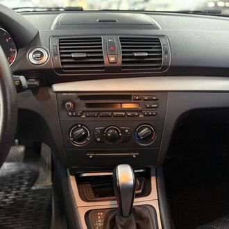 BMW Serie 1 1.6 AT (116 л.с) BMW Serie 1 1.6 AT (116 л.с)