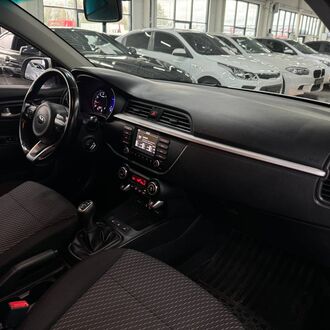 KIA RIO 1.6 MT (123 л.с) KIA RIO 1.6 MT (123 л.с)