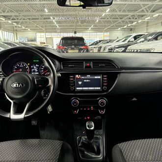 KIA RIO 1.6 MT (123 л.с) KIA RIO 1.6 MT (123 л.с)