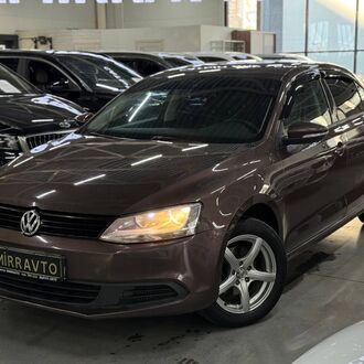 Volkswagen Jetta 1.6 MT (87л.с)