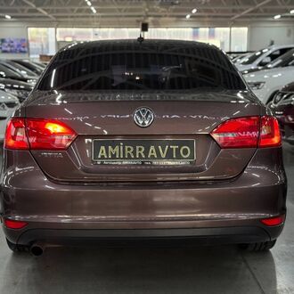 Volkswagen Jetta 1.6 MT (87л.с)