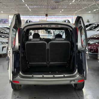 Lada Largus 1.6 MT (104л.с)