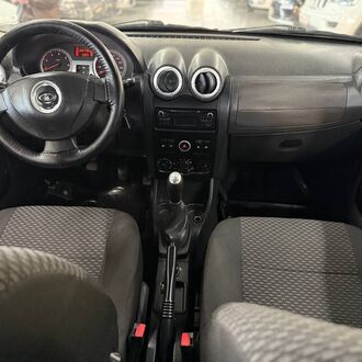 Lada Largus 1.6 MT (104л.с)