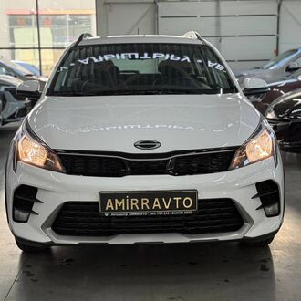 KIA RIO X LINE 1.6 MT