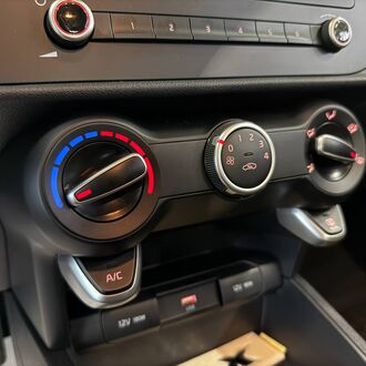 KIA RIO X LINE 1.6 MT