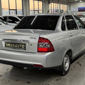 Lada Priora 1.6 MT (87 л.с.) Lada Priora 1.6 MT (87 л.с.)