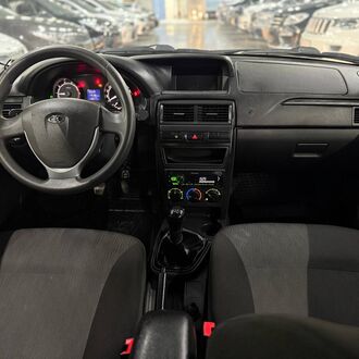 Lada Priora 1.6 MT (87 л.с.) Lada Priora 1.6 MT (87 л.с.)