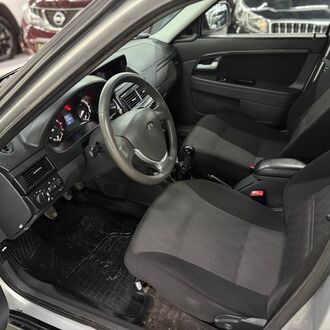 Lada Priora 1.6 MT (87 л.с.) Lada Priora 1.6 MT (87 л.с.)