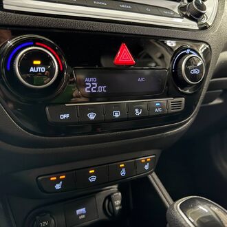 Hyundai SOLARIS 1.6 АТ Hyundai SOLARIS 1.6 АТ