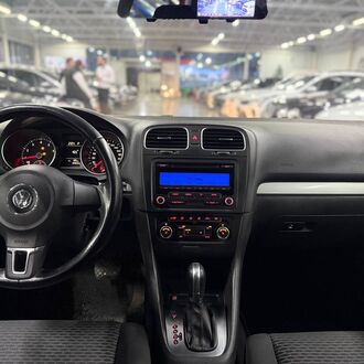 Volkswagen Golf 1.6 AT ( 102 л.с) Volkswagen Golf 1.6 AT ( 102 л.с)
