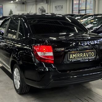 LADA Granta 1.6 MT ( 89 л.с)