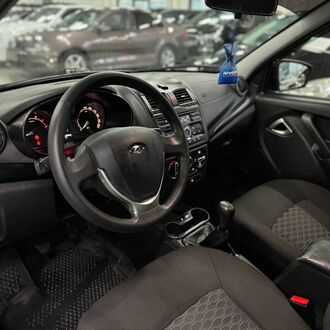 LADA Granta 1.6 MT ( 89 л.с)