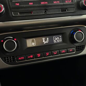 Volkswagen Polo 1.6 MT ( 110 л.с)