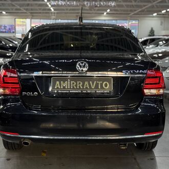 Volkswagen Polo 1.6 MT ( 110 л.с)