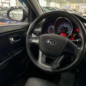 KIA RIO 1.6 MT ( 115л.с) KIA RIO 1.6 MT ( 115л.с)