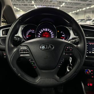 KIA CEED 1.6 AT ( 130 л.с) KIA CEED 1.6 AT ( 130 л.с)