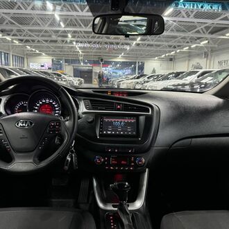 KIA CEED 1.6 AT ( 130 л.с) KIA CEED 1.6 AT ( 130 л.с)