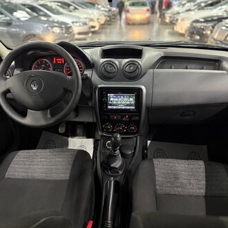 Renault Duster 1.6 MT 4WD(102 л.с) Renault Duster 1.6 MT 4WD(102 л.с)