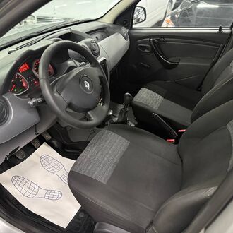 Renault Duster 1.6 MT 4WD(102 л.с) Renault Duster 1.6 MT 4WD(102 л.с)
