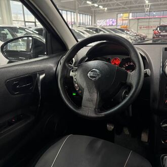 Nissan Qashqai 1.6 MT (114 л.с) Nissan Qashqai 1.6 MT (114 л.с)