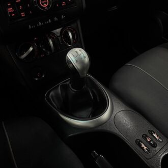 Nissan Qashqai 1.6 MT (114 л.с) Nissan Qashqai 1.6 MT (114 л.с)