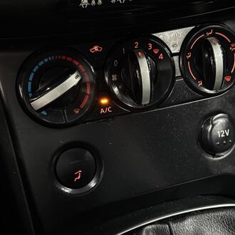 Nissan Qashqai 1.6 MT (114 л.с) Nissan Qashqai 1.6 MT (114 л.с)