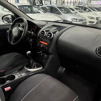Nissan Qashqai 1.6 MT (114 л.с) Nissan Qashqai 1.6 MT (114 л.с)