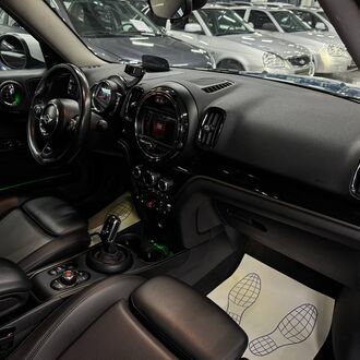 Mini Countryman 2.0 AT AWD (231 л.с.) Mini Countryman 2.0 AT AWD (231 л.с.)