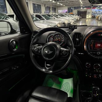 Mini Countryman 2.0 AT AWD (231 л.с.) Mini Countryman 2.0 AT AWD (231 л.с.)