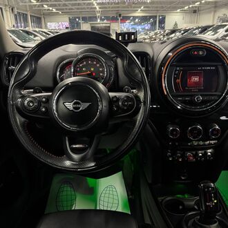 Mini Countryman 2.0 AT AWD (231 л.с.) Mini Countryman 2.0 AT AWD (231 л.с.)