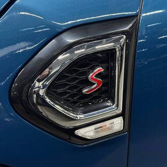 Mini Countryman 2.0 AT AWD (231 л.с.) Mini Countryman 2.0 AT AWD (231 л.с.)